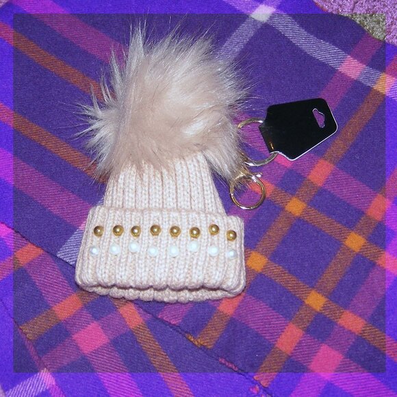 NEW Super Cute Bag charm Knit winter Hat Keychain - Picture 1 of 7